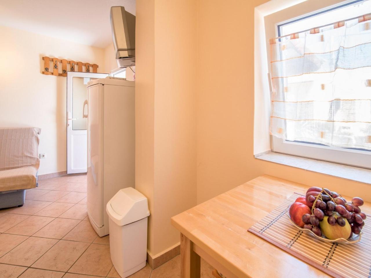 Apartment In Vrbnik/Insel Krk 13614 Εξωτερικό φωτογραφία